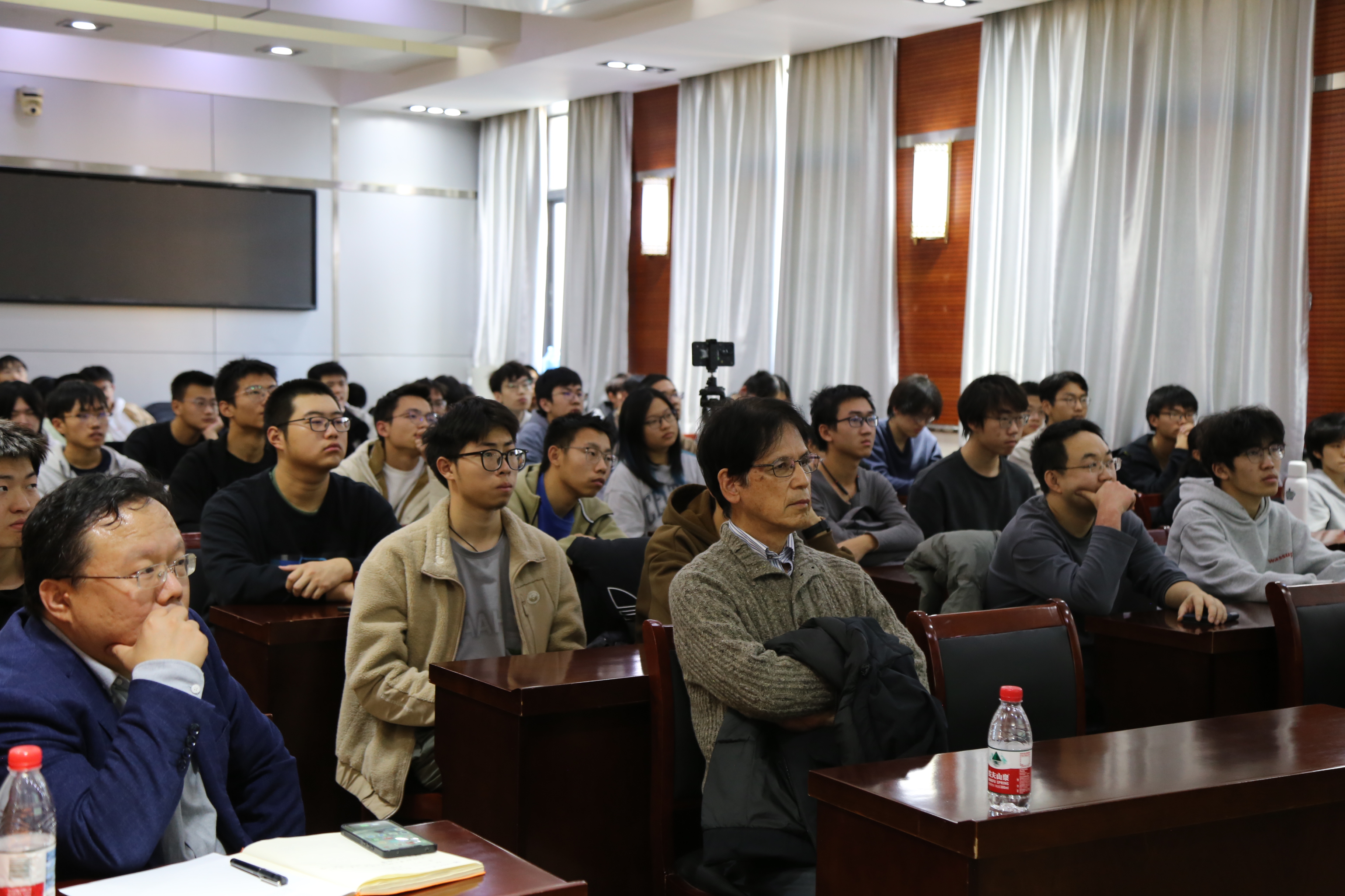 1763692398674369.jpg 1763692398674369.jpg